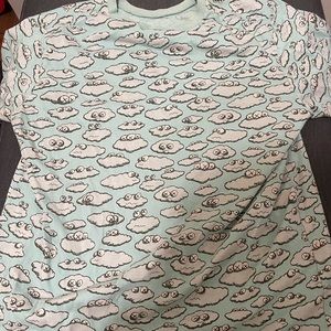 Uniqlo x kaws clouds tshirt XL